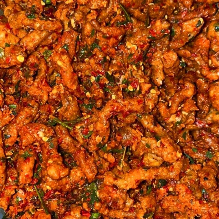 Usus Krispi / kripik usus 500 Gram / 500Gram usus Crispy bumbu Pedas daun jeruk mantap